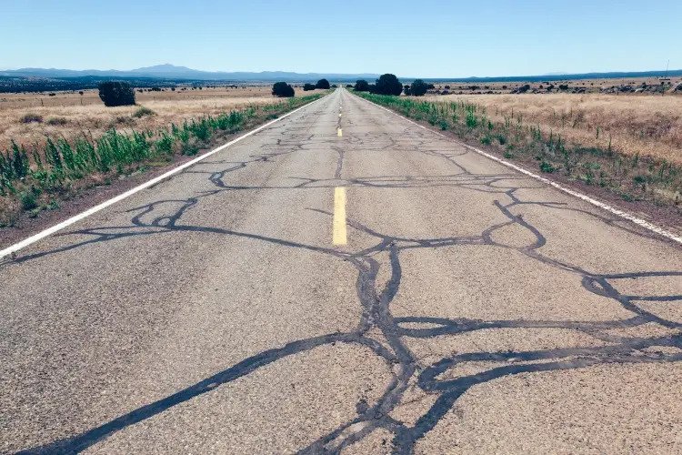 repair of cracks in asphalt