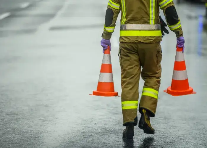 Color of high visibility clothes in summer