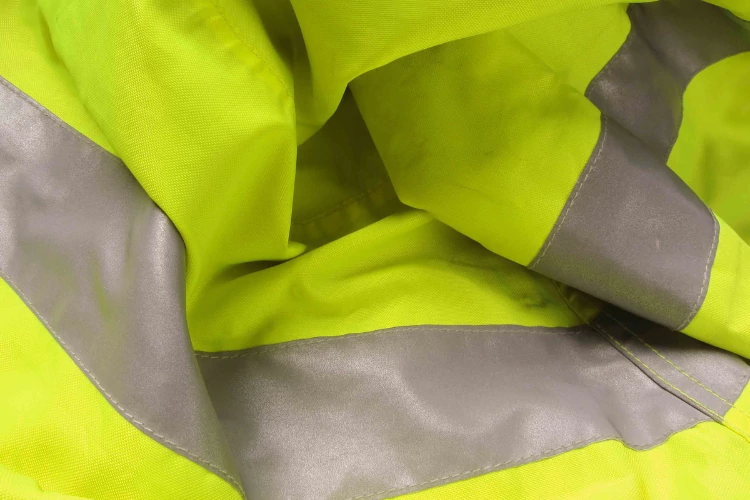 pruebas-de-reflectometria-ropa-reflectante ropa laboral alta visibilidad